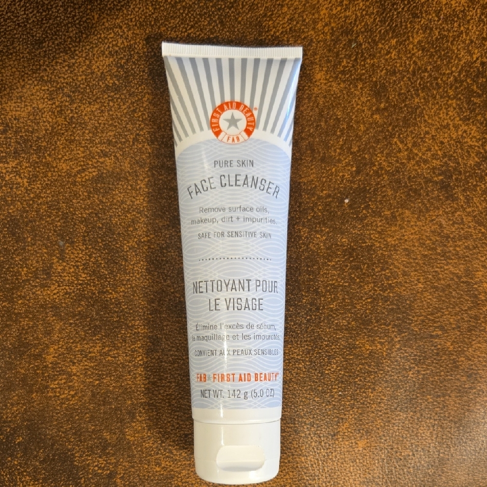 First Aid Beauty Pure Skin Face Cleanser - Pale Blue & White Tube